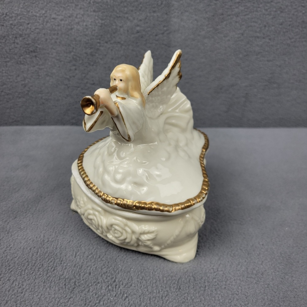 Rite Aid Angel Blowing Trumpet Heart Porcelain Trinket Jewelry Box White‎ Gold